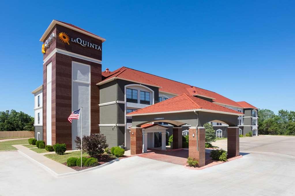 La Quinta By Wyndham Woodward Hotel Екстериор снимка